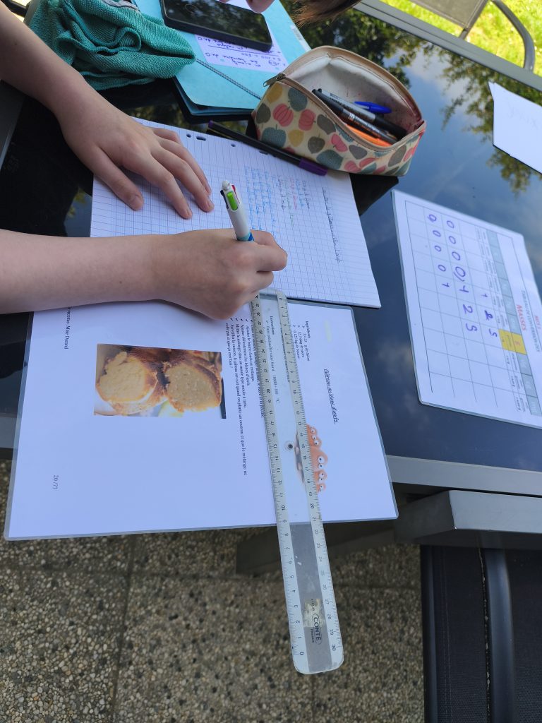 Atelier pédagogique à Caen – projet créatif pour renforcer la confiance en soi